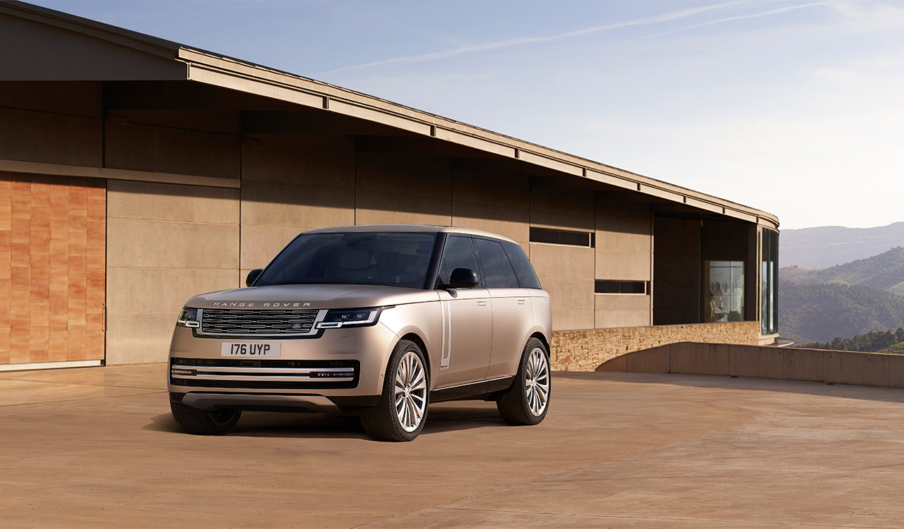 YENİ RANGE ROVER. SOFİSTİKE ZEVKLER.